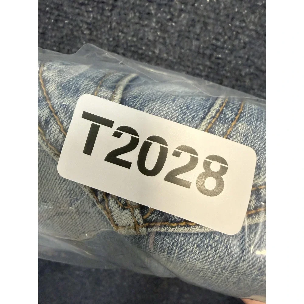 Y2K No Boundaries Cargo Capri Jeans Juniors 3 Light Wash Cuffed Stretch Denim